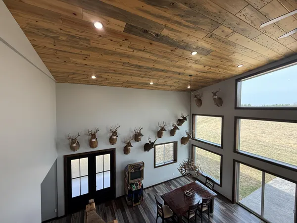 $2,000,000 | 11719 Ridgeview Road, Hokah, MN 55941