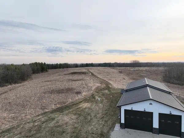 $2,000,000 | 11719 Ridgeview Road, Hokah, MN 55941