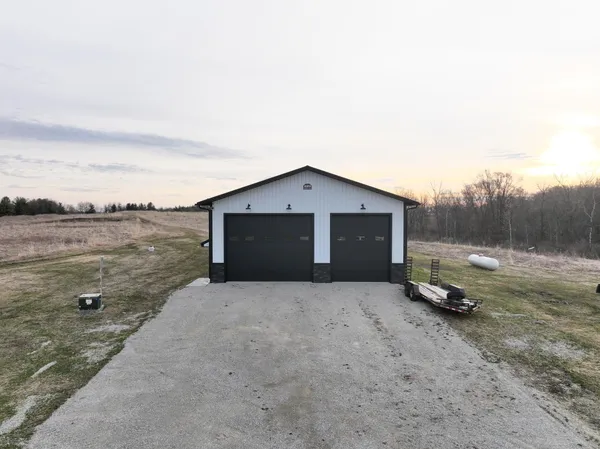 $2,000,000 | 11719 Ridgeview Road, Hokah, MN 55941