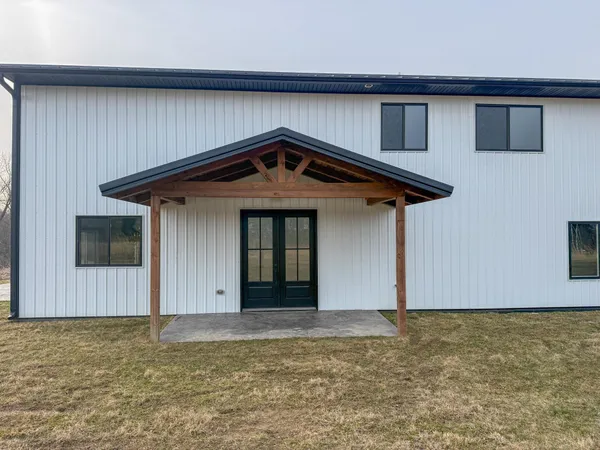 $2,000,000 | 11719 Ridgeview Road, Hokah, MN 55941