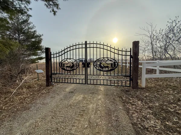 $2,000,000 | 11719 Ridgeview Road, Hokah, MN 55941