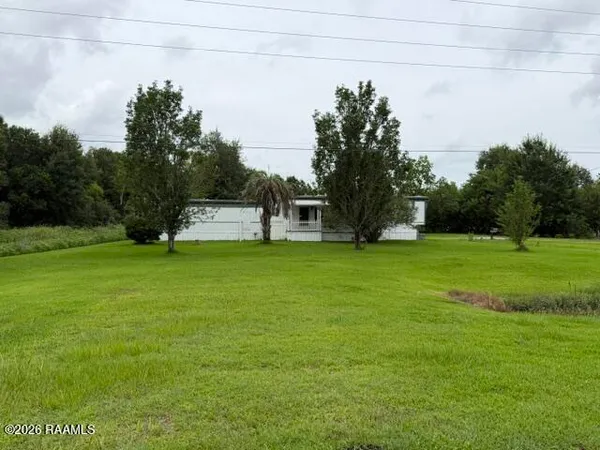 $100,000 | 2306 Veterans Memorial Drive, Erath, LA 70533