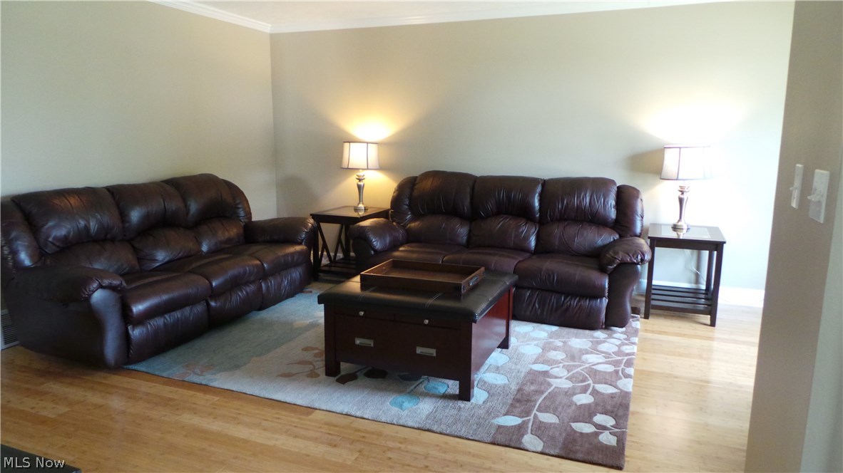421 Orchardview Road Independence, OH 44131 - Photo 3 of 25