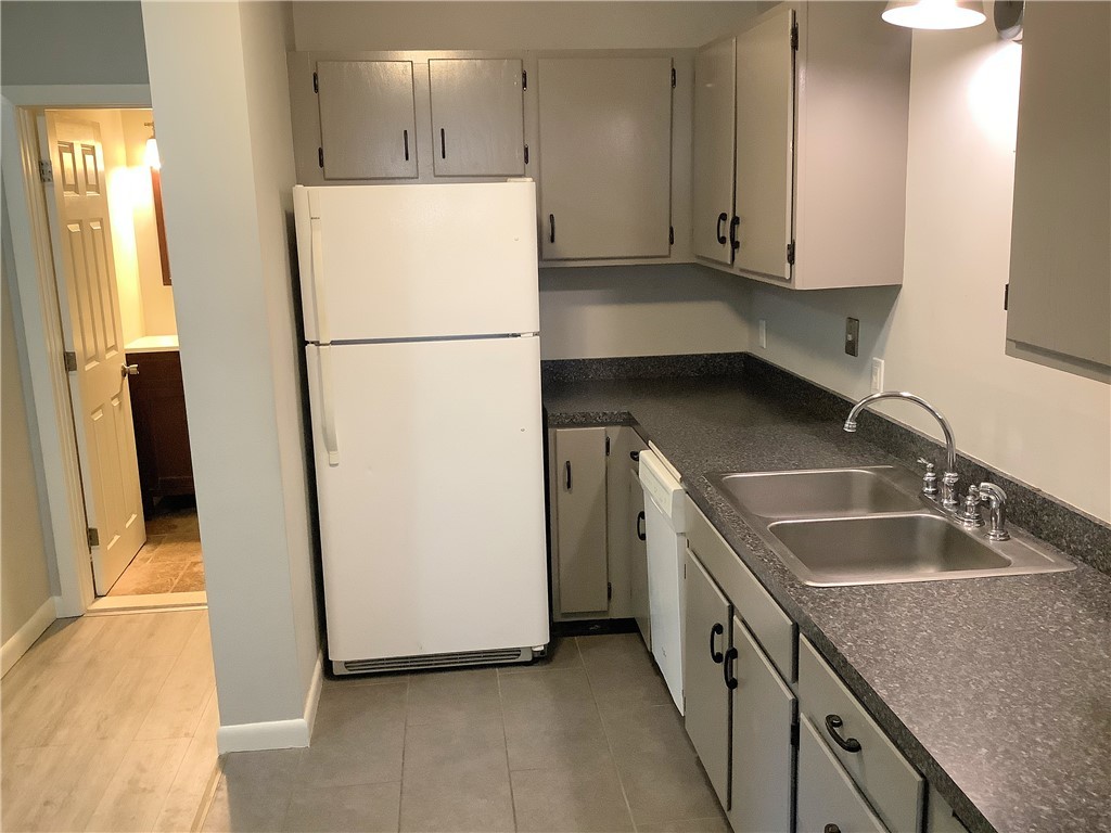 4430 Post Road, Unit 25B Warwick, RI 02818 - Photo 12 of 23