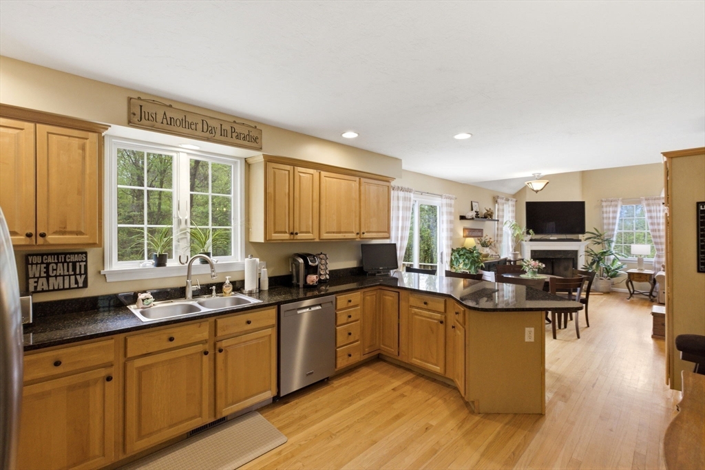 65 Locust Street Middleton, MA 01949 - Photo 15 of 37