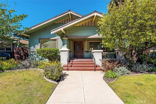 $4,850 | 2515 East 4th Street, Long Beach, CA 90814