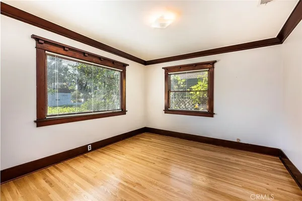 $4,995 | 2515 East 4th Street, Long Beach, CA 90814