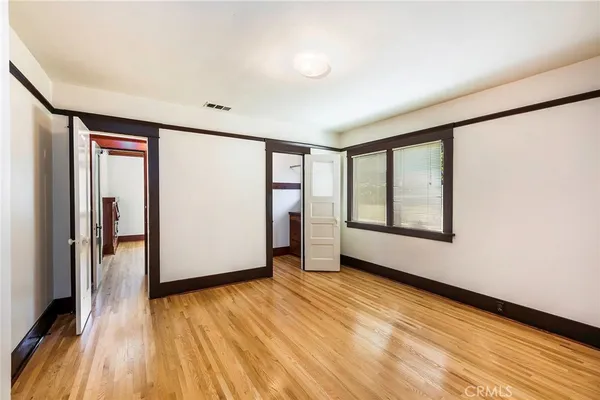 $4,995 | 2515 East 4th Street, Long Beach, CA 90814