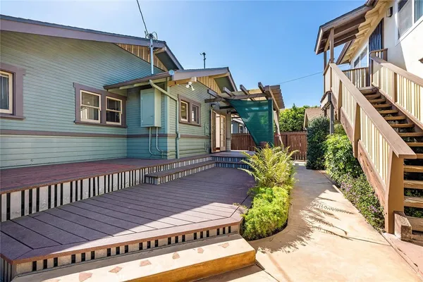 $4,995 | 2515 East 4th Street, Long Beach, CA 90814