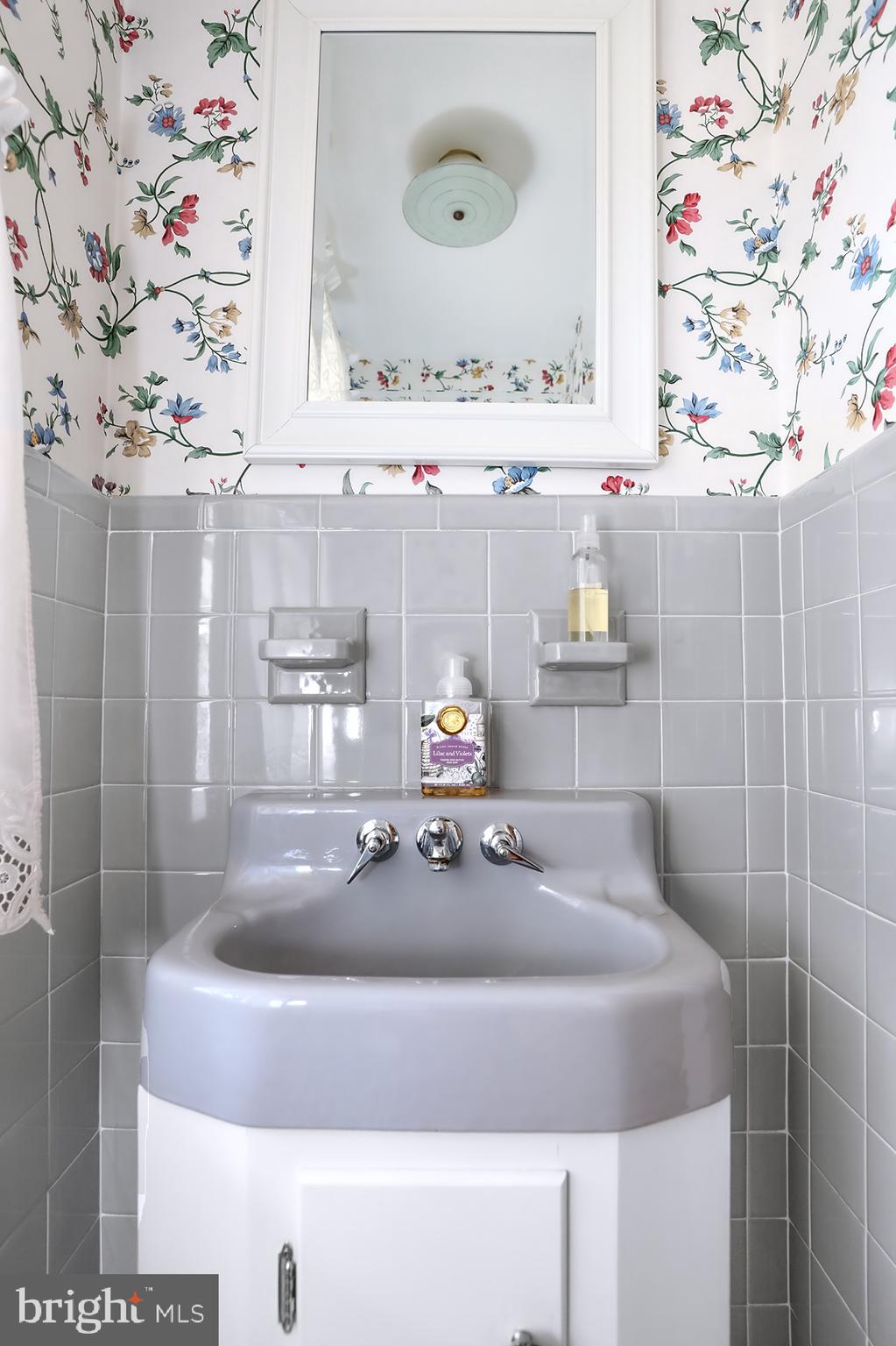 96 Hun Road Princeton, NJ 08540 - Photo 12 of 38 Powder room on first floor