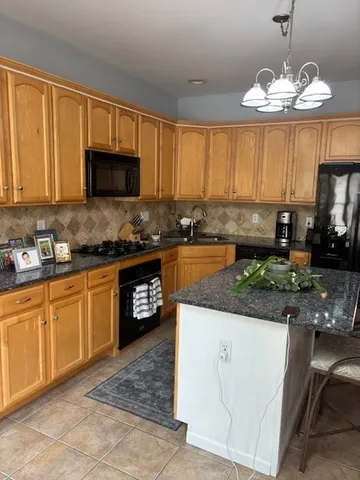 a view of a livingroom and dining room