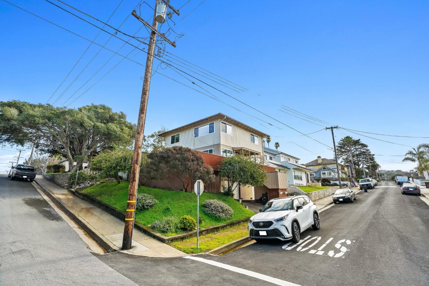 301 7th Street Pacific Grove, CA 93950 - Photo 3 of 44