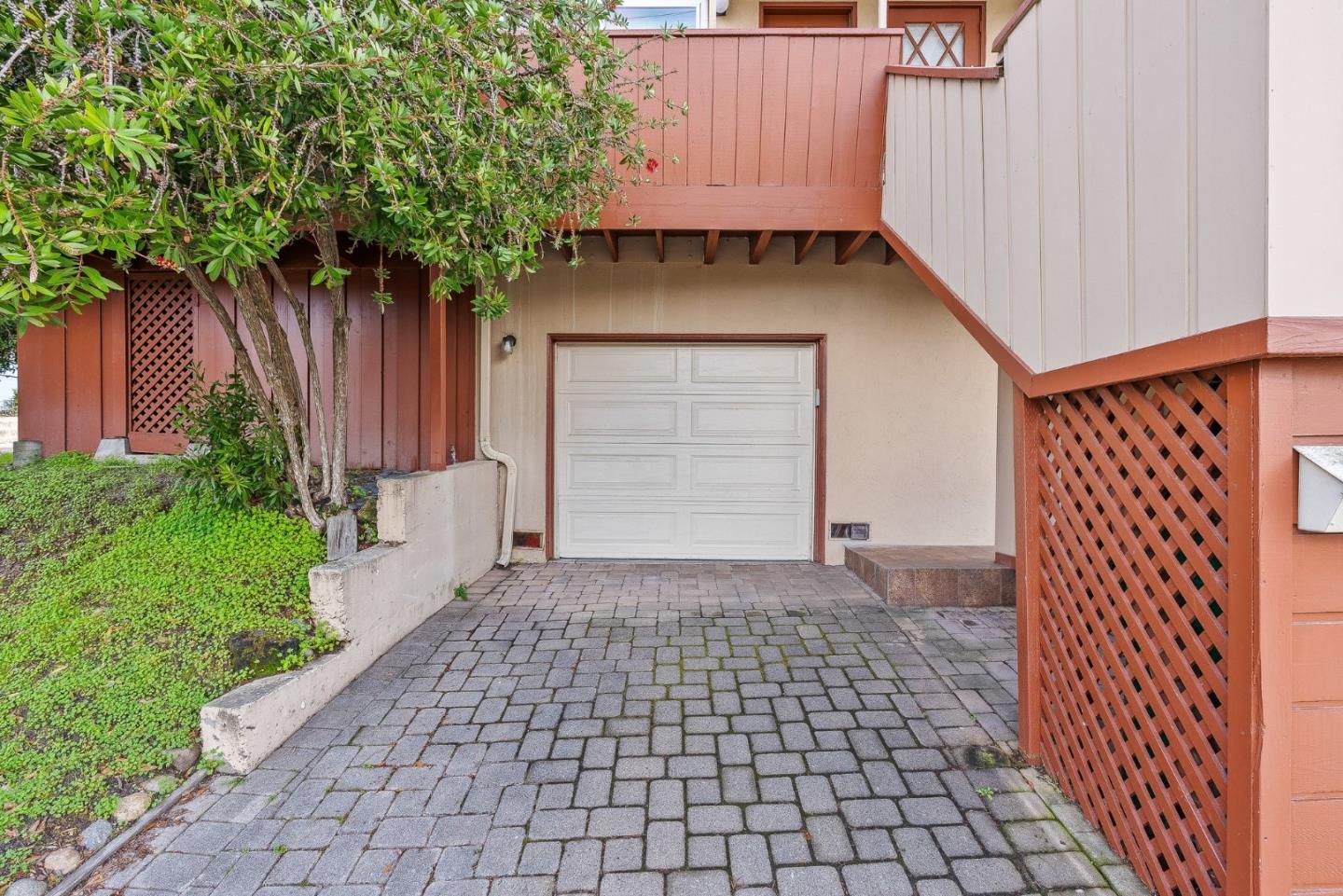 301 7th Street Pacific Grove, CA 93950 - Photo 4 of 44