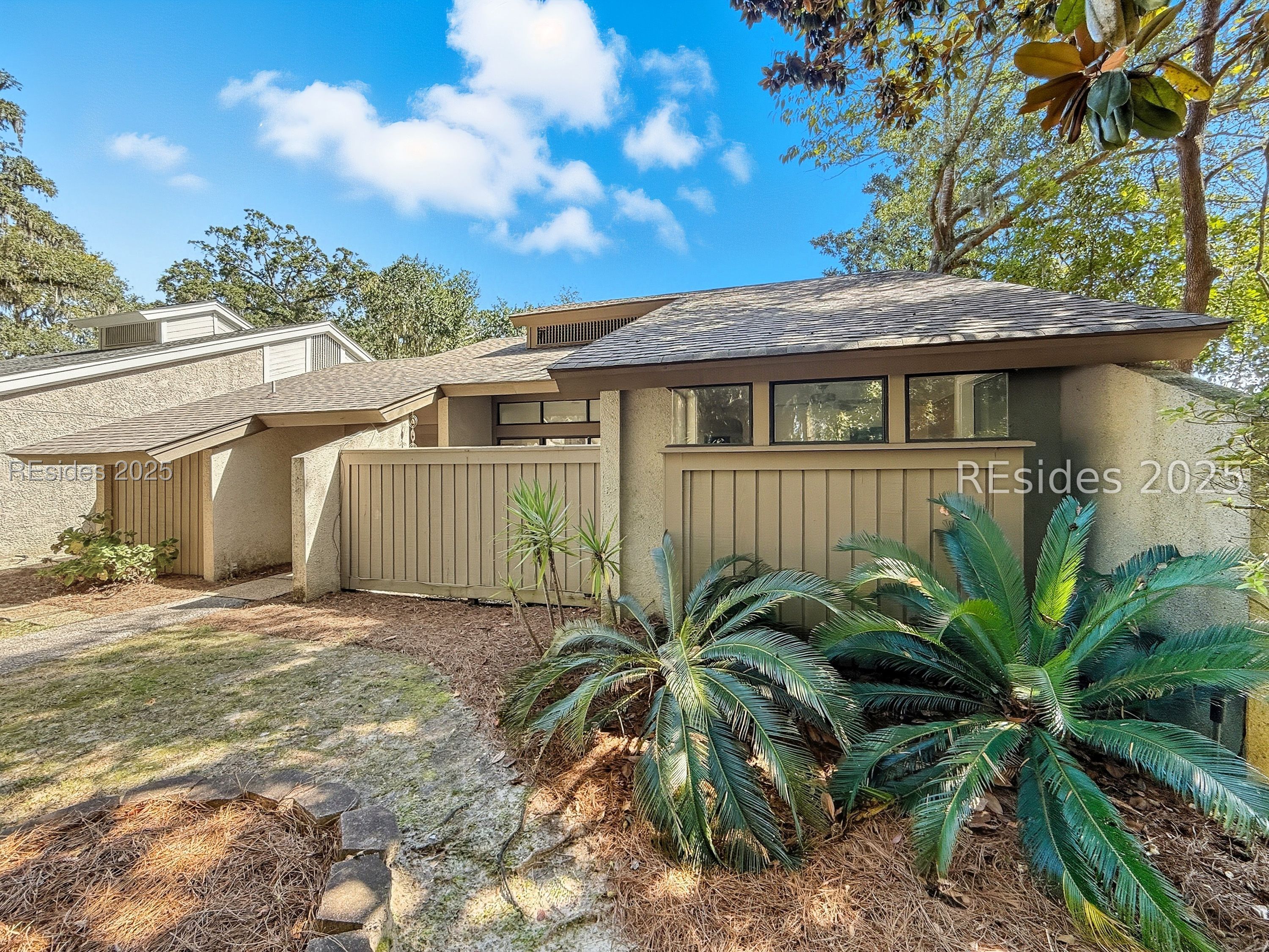 22 Stable Gate Road Hilton Head Island, SC 29926 - Photo 2 of 45