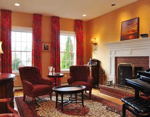 72 Tide Mill Road Portland, ME 04102 - Photo 4 of 23 Living Room.