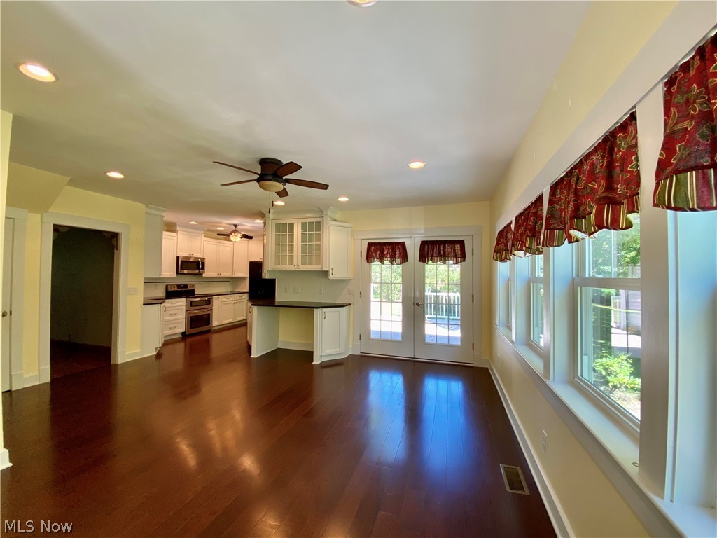 1615 Warner Road Southeast Hubbard, OH 44425 - Photo 10 of 35 Gallery Image 10