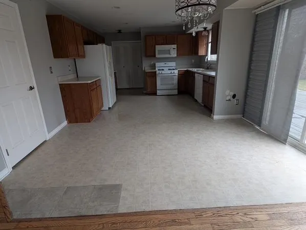 $2,100 | 7165 Maplelawn Drive, Ypsilanti, MI 48197