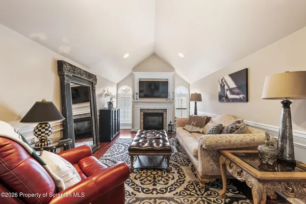 $675,000 | 9 Oneill Drive, Moosic, PA 18507