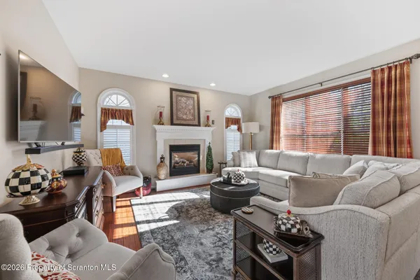 $675,000 | 9 Oneill Drive, Moosic, PA 18507