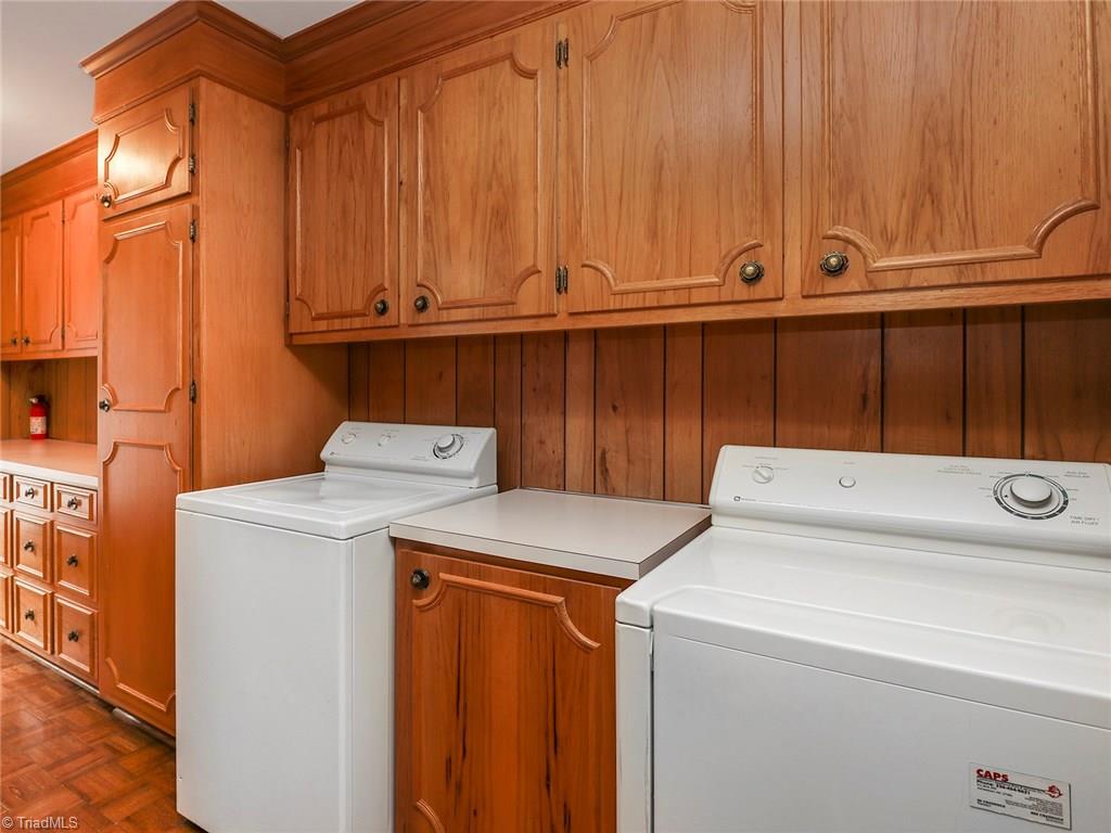 1505 Coventry Road High Point, NC 27262 - Photo 11 of 29 Gallery Image 11