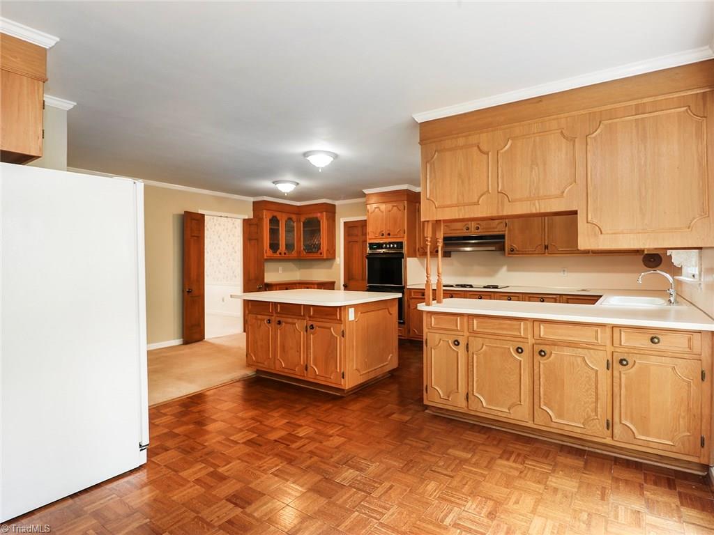 1505 Coventry Road High Point, NC 27262 - Photo 10 of 29 Gallery Image 10