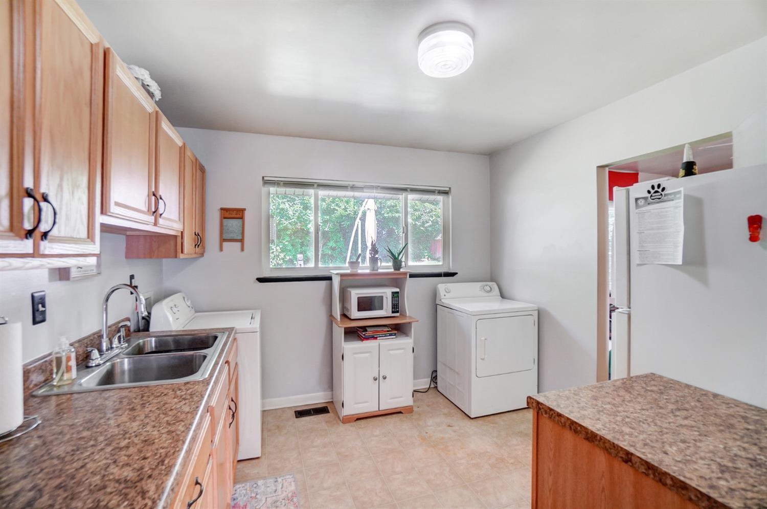 11459 Kenn Road Forest Park, OH 45240 - Photo 10 of 27