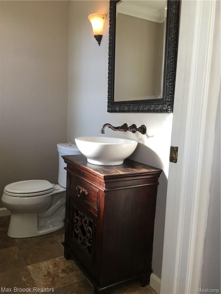 480 South Cranbrook Road Bloomfield Hills, MI 48301 - Photo 22 of 30 half bath