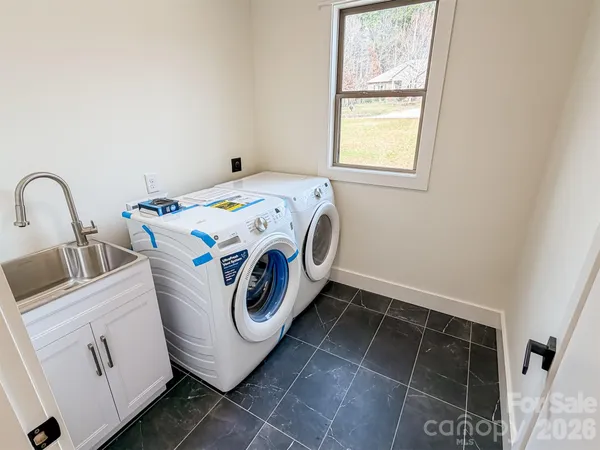 $630,000 | 1322 Kensington Circle, Newton, NC 28658