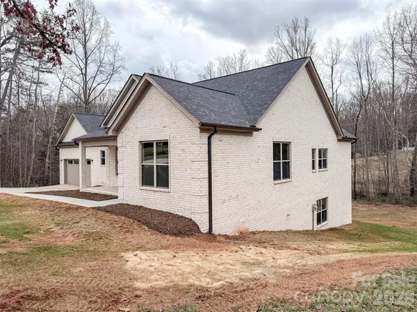 $630,000 | 1322 Kensington Circle, Newton, NC 28658