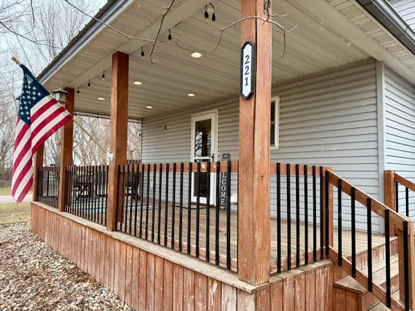 $190,000 | 221 Spencer Street, Dundee, MN 56131