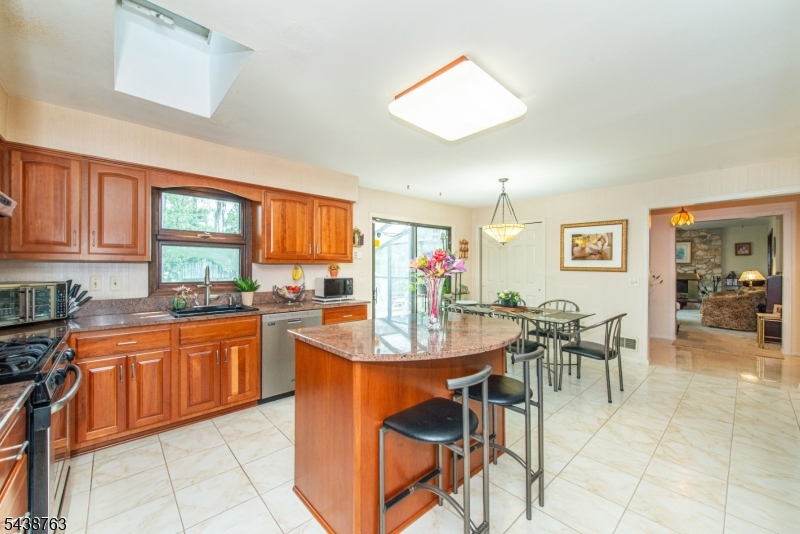9 Puddingstone Way Florham Park, NJ 07932 - Photo 6 of 42