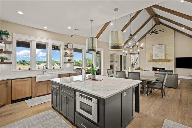 $2,490,000 | 1284 County Road 4940, Leonard, TX 75452