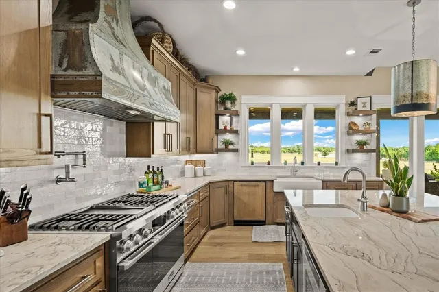 $2,490,000 | 1284 County Road 4940, Leonard, TX 75452