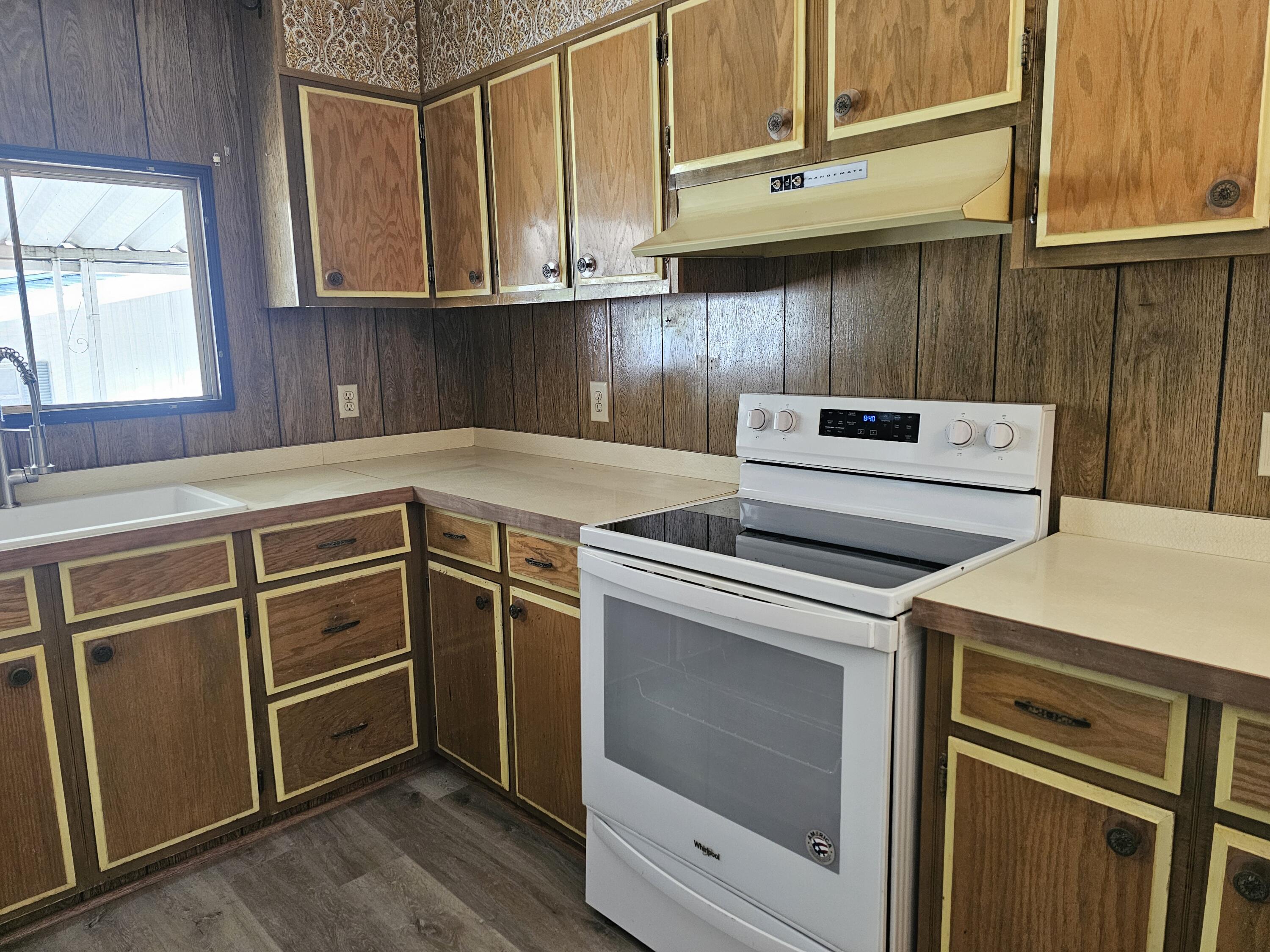 3955 South Stage Road, Unit 19 Medford, OR 97501 - Photo 8 of 22 20240924_084141