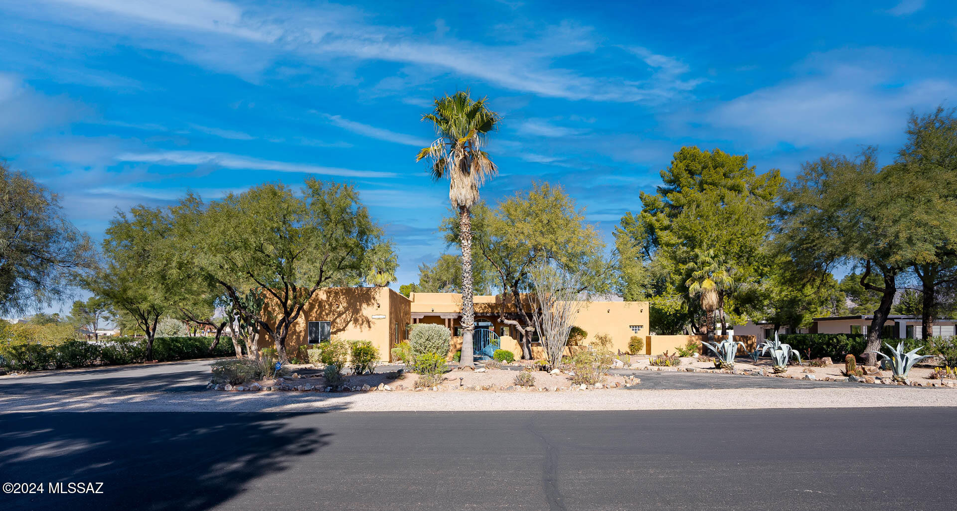 11824 East Wagon Trail Road Tucson, AZ 85749 - Photo 2 of 49