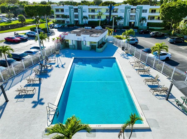 $328,000 | 10765 Southwest 108th Avenue, Unit 208, Miami, FL 33176