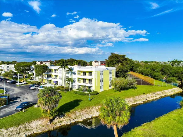 $328,000 | 10765 Southwest 108th Avenue, Unit 208, Miami, FL 33176