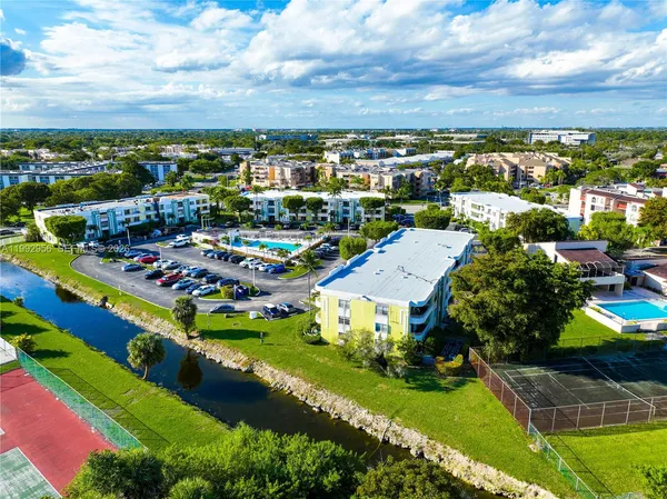 $328,000 | 10765 Southwest 108th Avenue, Unit 208, Miami, FL 33176