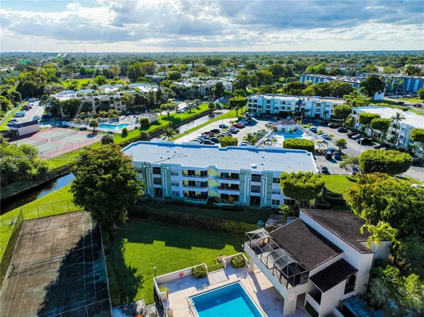 $328,000 | 10765 Southwest 108th Avenue, Unit 208, Miami, FL 33176