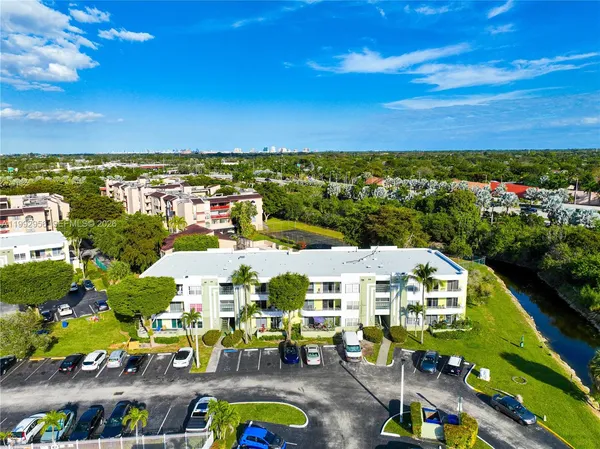 $328,000 | 10765 Southwest 108th Avenue, Unit 208, Miami, FL 33176