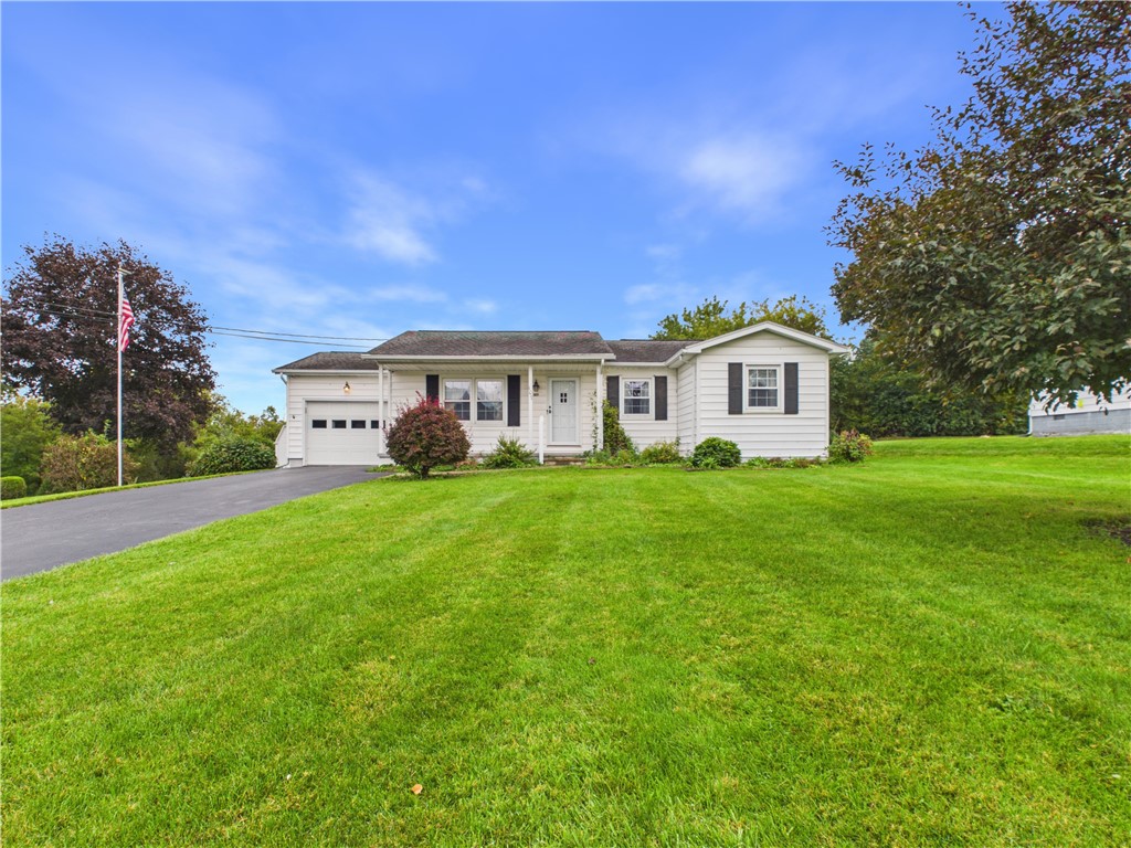 107 Reeves Road Henrietta, NY 14467 - Photo 3 of 47 Gallery Image 3