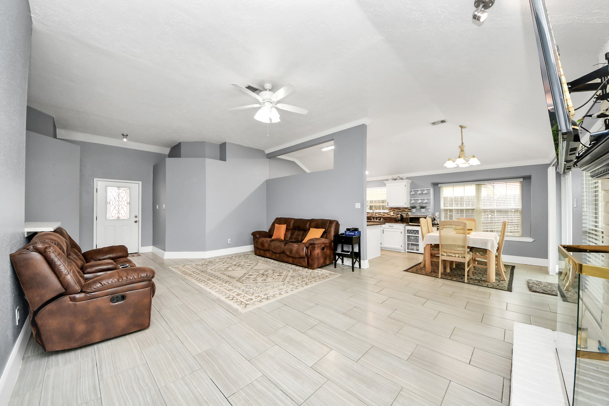17702 Poppy Trails Lane Houston, TX 77084 - Photo 9 of 37 a large bedroom with a bed and furniture