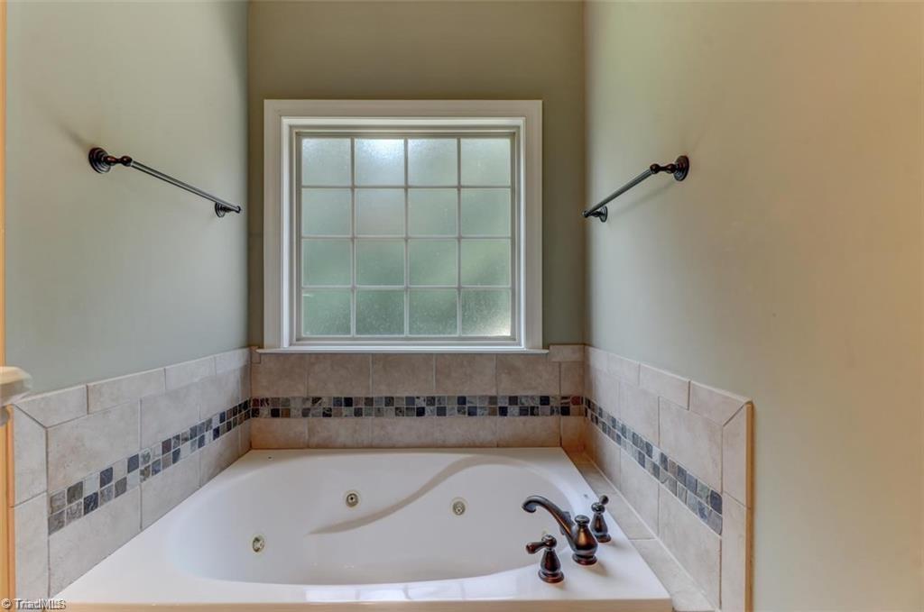 4910 Fox Chase Road Greensboro, NC 27410 - Photo 13 of 19