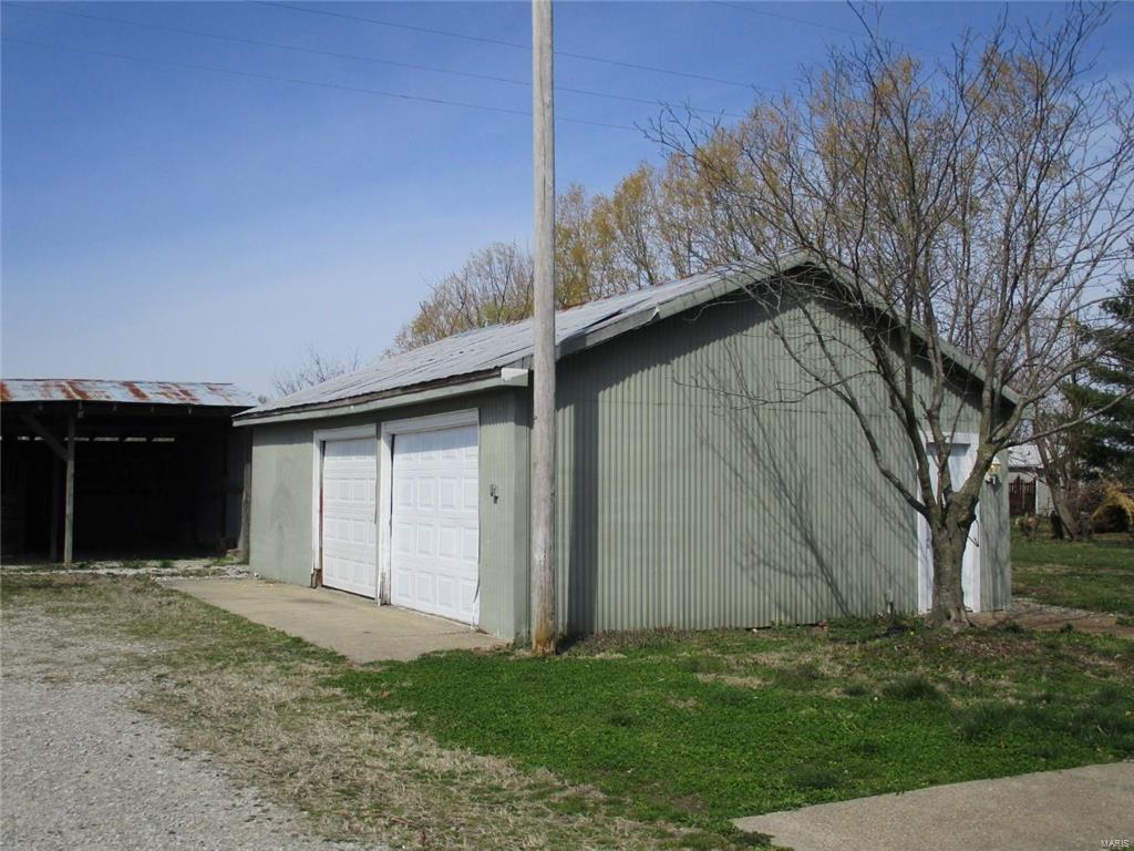 3979 Piasa Road Brighton, IL 62012 - Photo 3 of 19