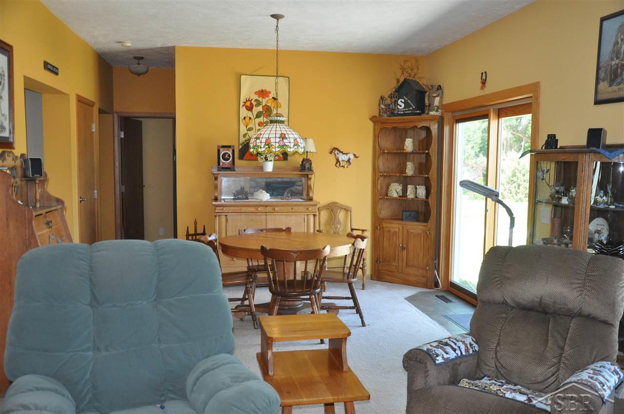 8150 Ederer Road Saginaw, MI 48609 - Photo 8 of 18 31245456-7.JPG