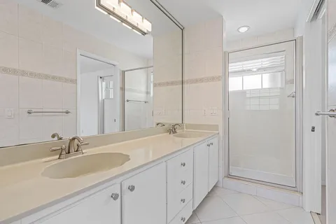 $749,999 | 4825 Northwest 98th Place, Doral, FL 33178
