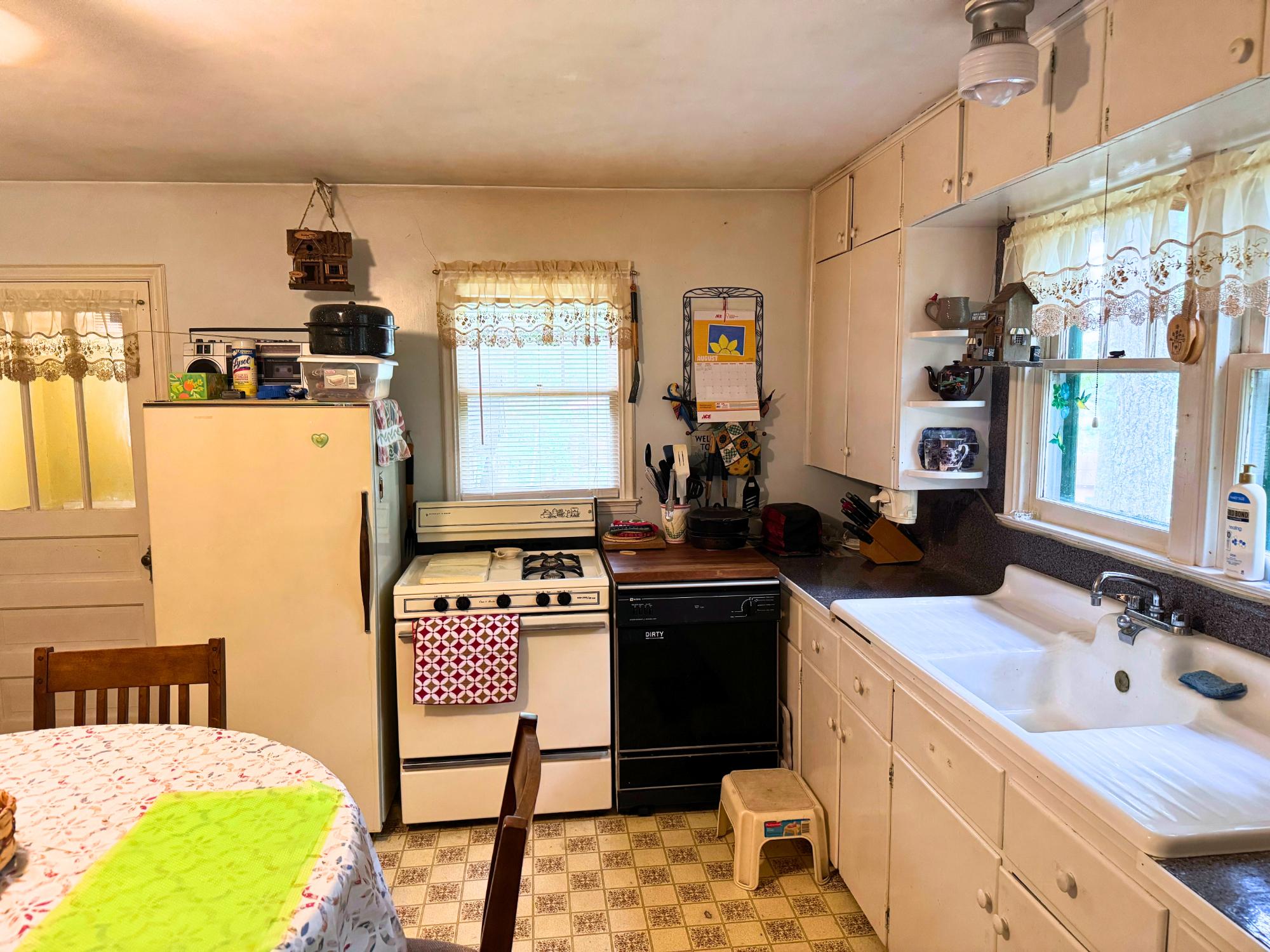 1960 Rambling Lane Rhinelander, WI 54501 - Photo 6 of 21 Gallery Image 6