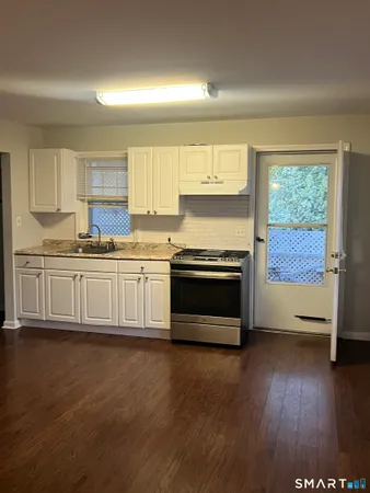 $2,400 | 104 Palmer Avenue, Unit 2, Stamford, CT 06902