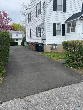 $2,400 | 104 Palmer Avenue, Unit 2, Stamford, CT 06902