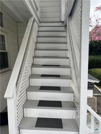 $2,400 | 104 Palmer Avenue, Unit 2, Stamford, CT 06902